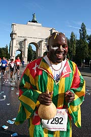 Teilnehmer aus aller Welt beim MünchenMarathon 2006 (Foto: Martin Schmitz)